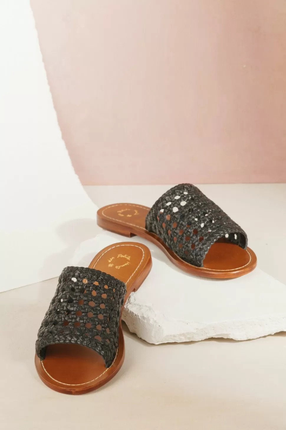 Natilda Noir Flat Sandals | Des Petits Hauts Flash Sale